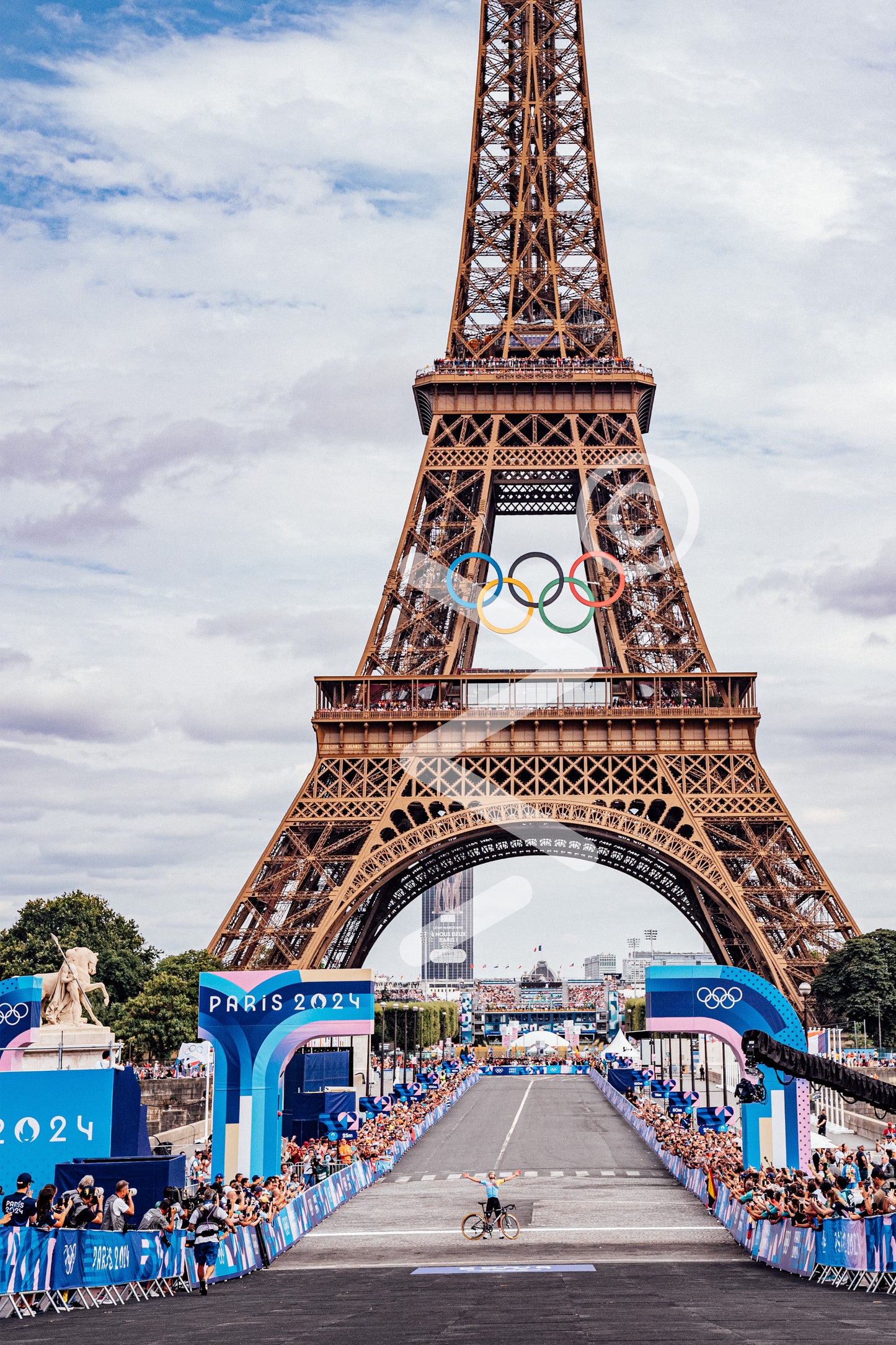 Remco Road Race Finish Line - Paris 2024